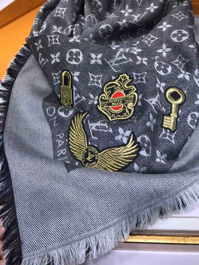 Louis Vuitton Scarf LV00104